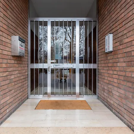 Fleming Ospedale 300mt Wifi Aria Condizionata Free Parking بارما