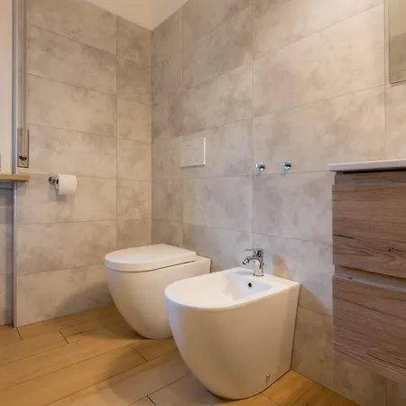 Fleming Ospedale 300mt Wifi Aria Condizionata Free Parking بيت للعطل بارما